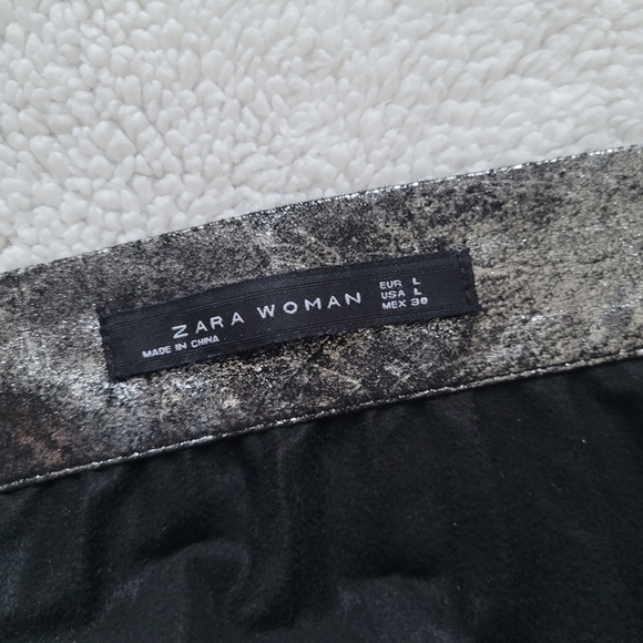 Zara metallic pleated skirt size L - Picture 4 of 4